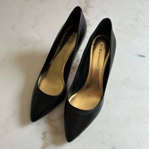 BCBGENERATION BLACK HEELS